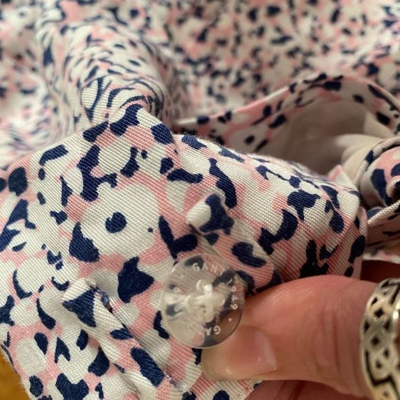 Gant Stretch Broadcloth Ditzy Flower Navy and Pink Wrap Skirt Size 6, MSRP $185 - Picture 6 of 16